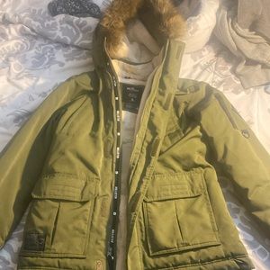Hollister parka heavy fur coat Super warm and cozy